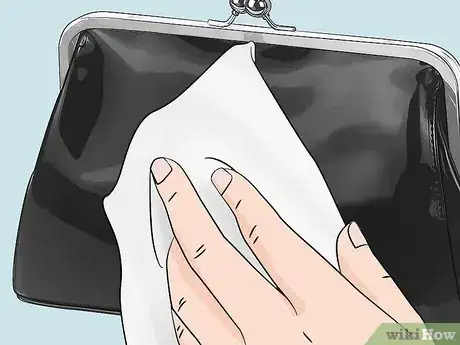 Imagen titulada Clean Patent Leather Step 21