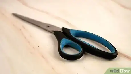 Imagen titulada Open a Wine Bottle Without a Corkscrew Step 32
