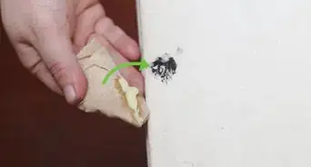 limpiar la tinta de una mesa o un escritorio