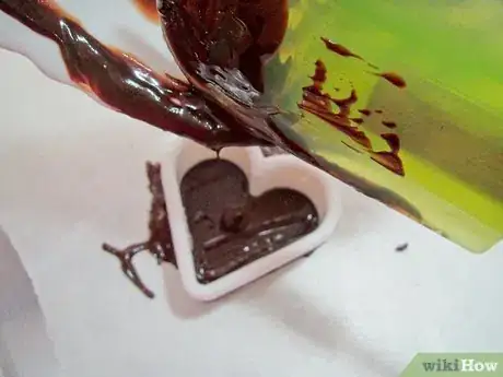 Imagen titulada Make Chocolate Shapes Step 5Bullet2