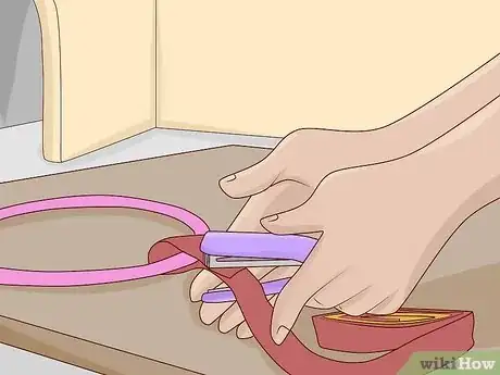 Imagen titulada Decorate With Streamers Step 2