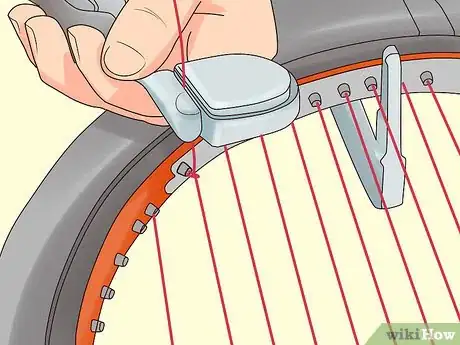 Imagen titulada String a Tennis Racquet Step 7