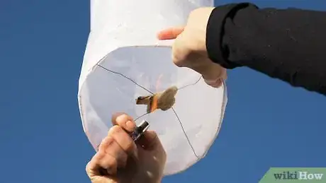Imagen titulada Make Sky Lanterns Step 15