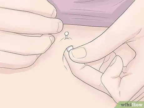 Imagen titulada Clean Navel Piercings Step 14