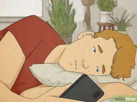 Imagen titulada What He Thinks when You Don't Contact Him Step 7