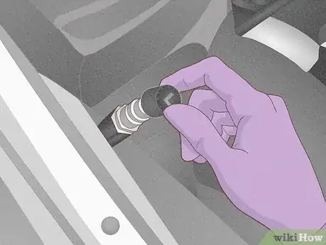 Imagen titulada Recharge the Air Conditioner in a Car Step 7