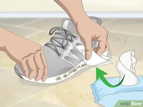 Imagen titulada Clean an Ultra Boost Sole Step 1