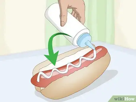 Imagen titulada Eat a Hot Dog Step 3