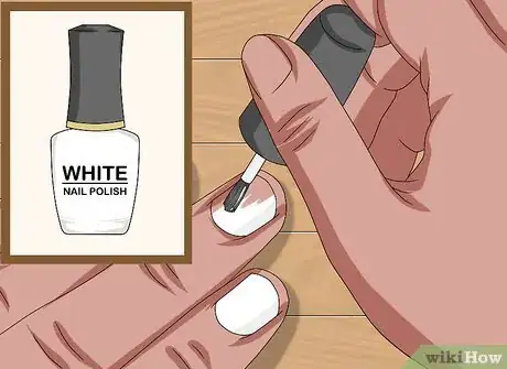 Imagen titulada Make Holographic Nails Step 9