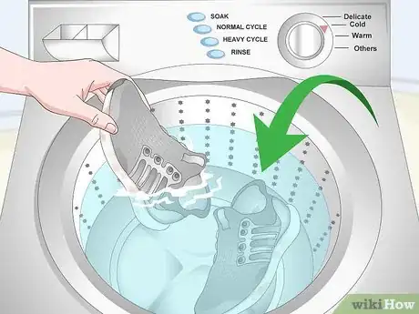 Imagen titulada Clean an Ultra Boost Sole Step 5
