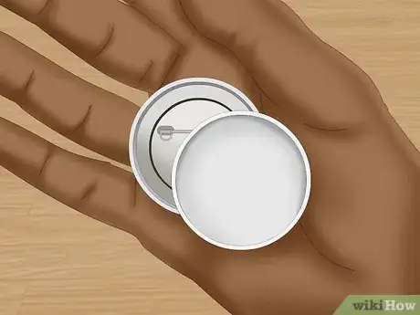 Imagen titulada Make a Badge Pin Step 1