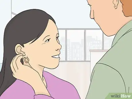 Imagen titulada Flirt Using Body Language (Girls) Step 13