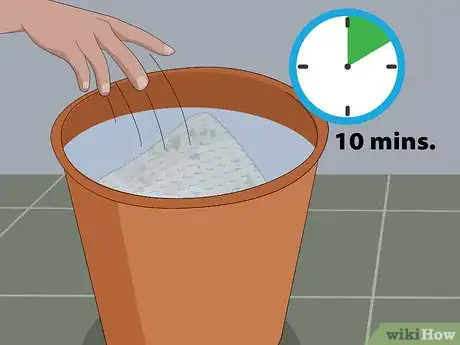 Imagen titulada Clean a Humidifier Filter Step 12