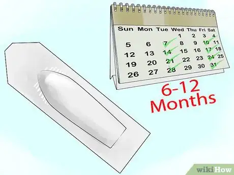 Imagen titulada Insert Boric Acid Suppositories Step 5