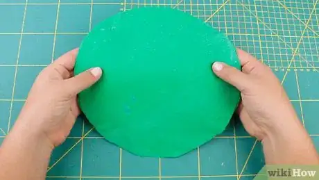 Imagen titulada Make a Beret Step 17