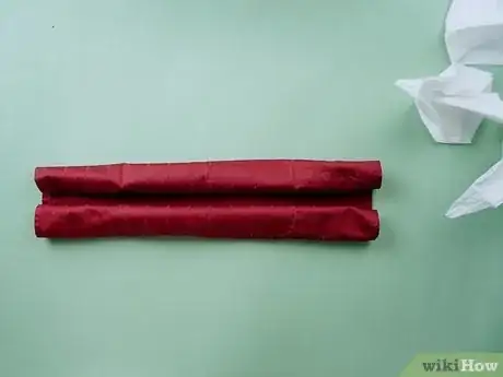 Imagen titulada Fold a Napkin Into a Swan Step 18