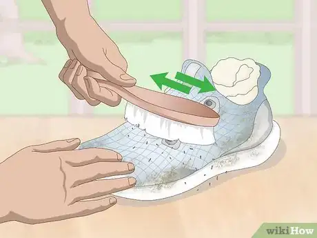 Imagen titulada Clean Mesh Shoes Step 3