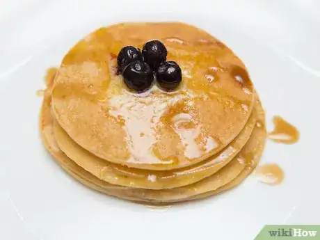 Imagen titulada Eat Pancakes Step 10