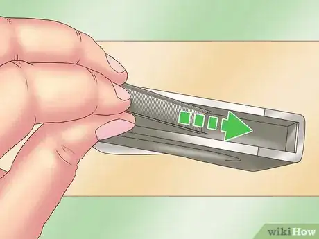 Imagen titulada Refill a Stapler Step 8