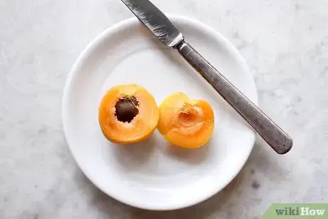 Imagen titulada Select and Store Apricots Step 6