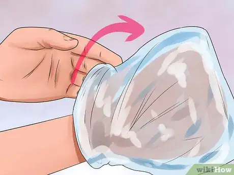 Imagen titulada Pick Up Dog Poop Step 4