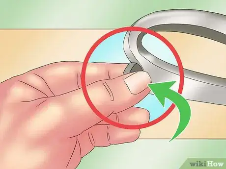 Imagen titulada Refill a Stapler Step 6
