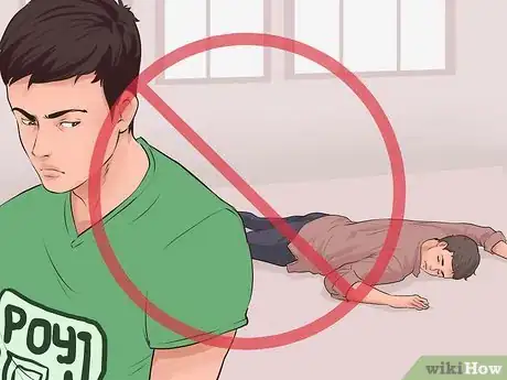 Imagen titulada Do Basic First Aid Step 10