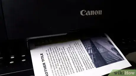 Imagen titulada Fold Paper for Tri Fold Brochures Step 14