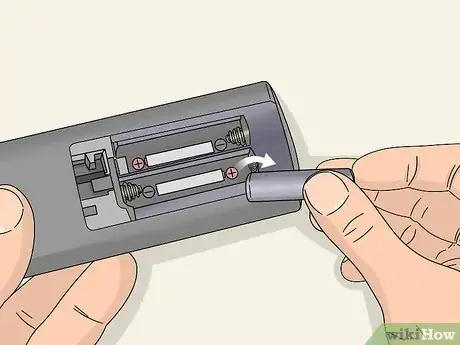 Imagen titulada Repair a Remote Control Step 2