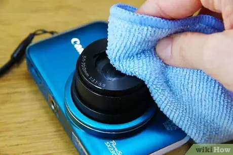 Imagen titulada Clean a Camera Lens Step 13