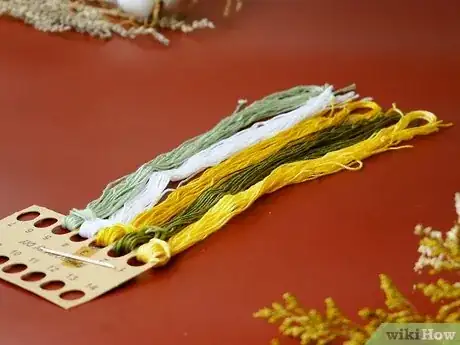 Imagen titulada Embroider by Hand Step 2