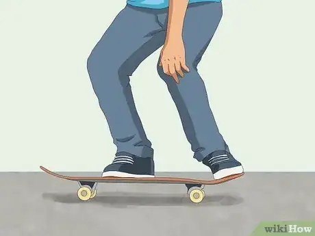 Imagen titulada 180 on a Skateboard Step 1