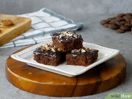 Imagen titulada Make Chocolate Covered Brownie Bites Step 14