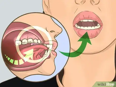 Imagen titulada Blow a Bubble with Bubblegum Step 4