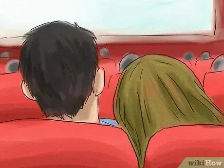 Imagen titulada Get Your Boyfriend to Hold Hands with You Again Step 8