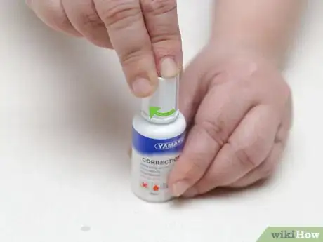 Imagen titulada Thin Out Correction Fluid That Has Thickened Up Step 6