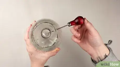 Imagen titulada Make a Wasp Trap Step 7
