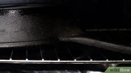 Imagen titulada Season Cast Iron Cookware Step 10