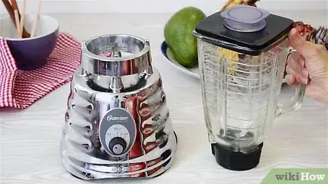 Imagen titulada Use a Blender Step 1