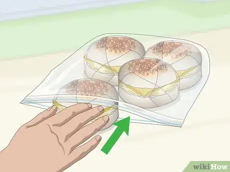 Imagen titulada Freeze English Muffins Step 4