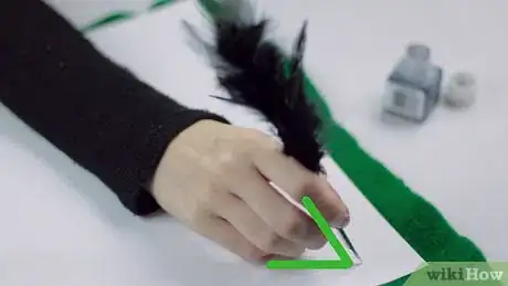 Imagen titulada Write With a Feather Quill Step 4
