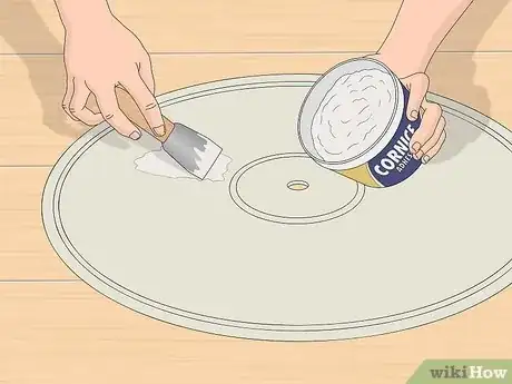 Imagen titulada Put Up a Ceiling Rose Step 7