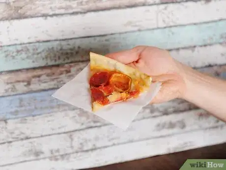 Imagen titulada Eat Pizza Step 11