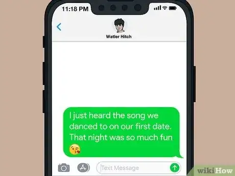 Imagen titulada Make Him Miss You Like Crazy over Text Step 5