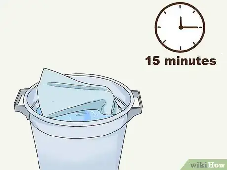 Imagen titulada Remove Mildew from Canvas Awnings Step 9