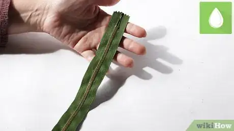 Imagen titulada Sew in a Zipper Step 10