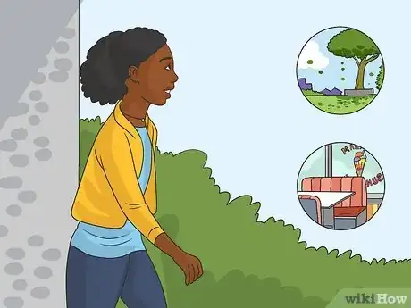 Imagen titulada Tell Your Friends That You Are Moving Step 3