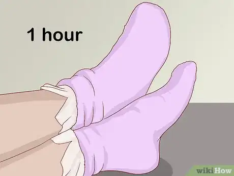 Imagen titulada Use an Exfoliating Foot Peel Step 7