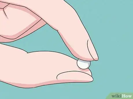 Imagen titulada Make Quick Vampire Fangs Step 5.jpeg