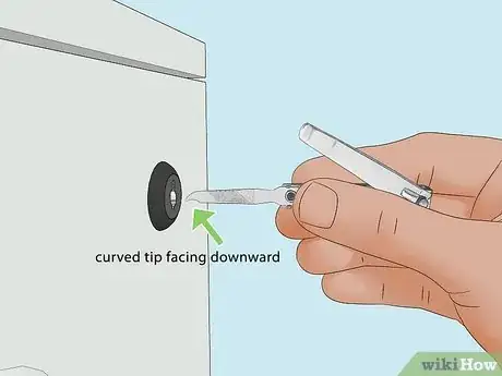 Imagen titulada Pick a Filing Cabinet Lock Step 7